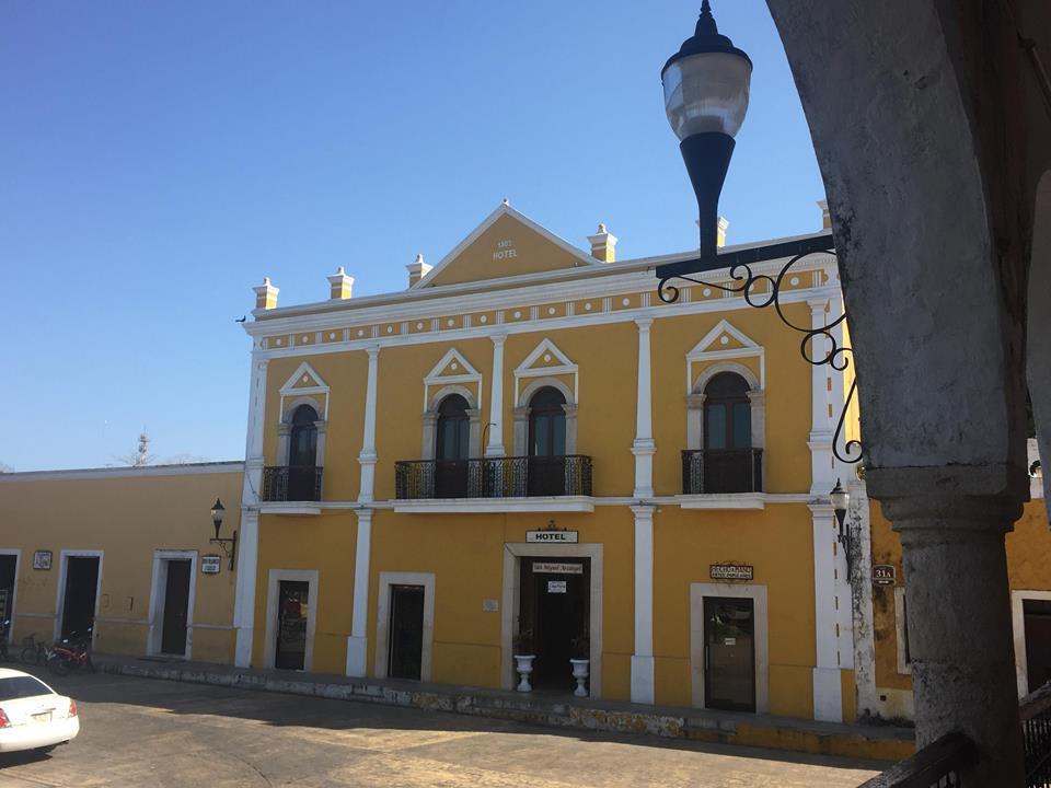 Hotel San Miguel Arcangel Izamal Exteriör bild